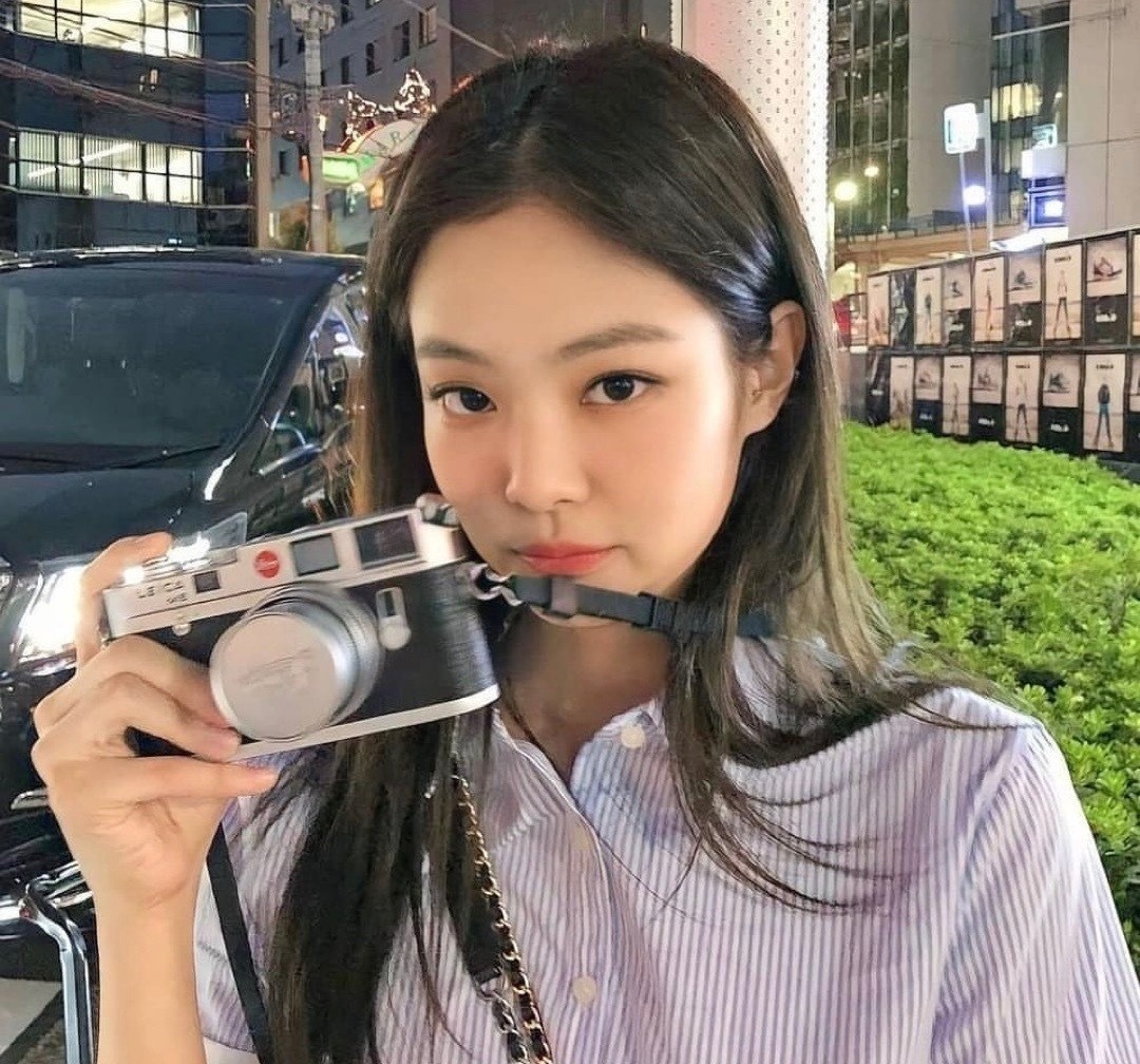 jennie金智妮日常淡妆照引人瞩目浓妆和淡妆你喜欢哪一个