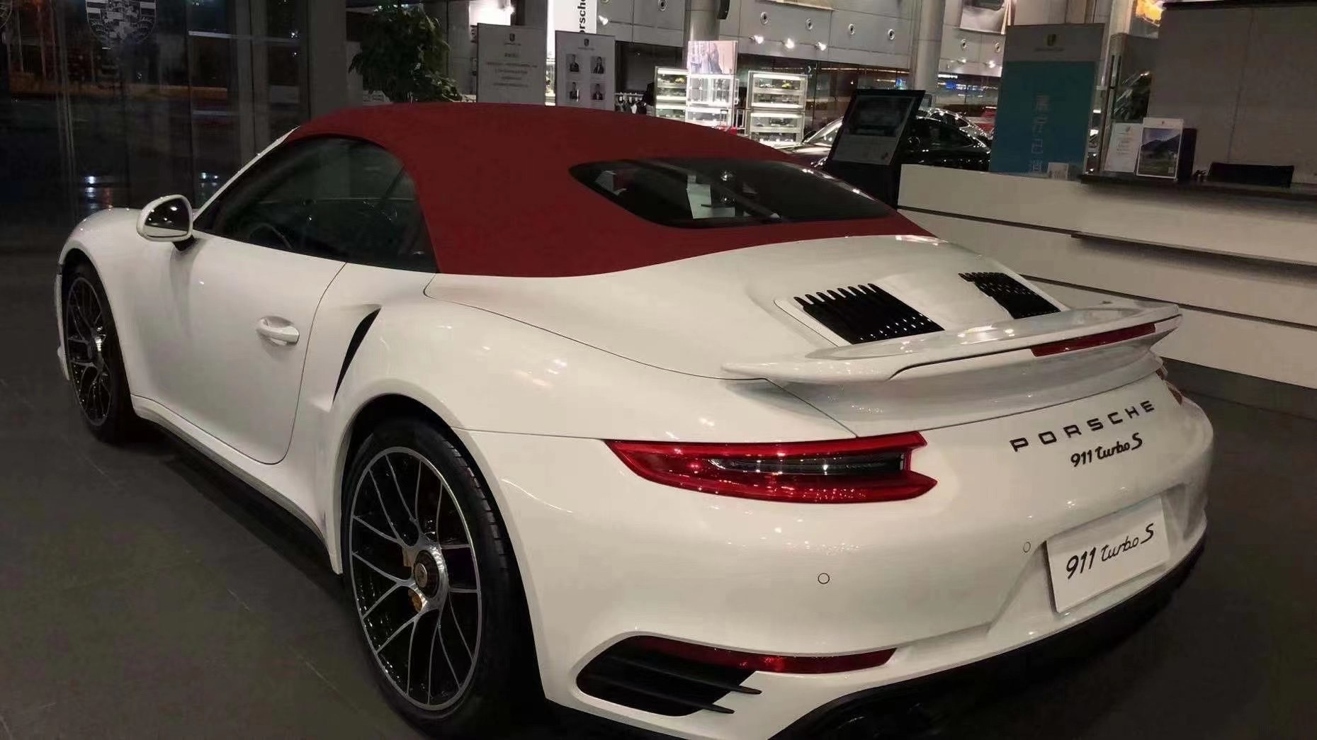 狠角色来了 保时捷 911 carrera turbo s敞篷