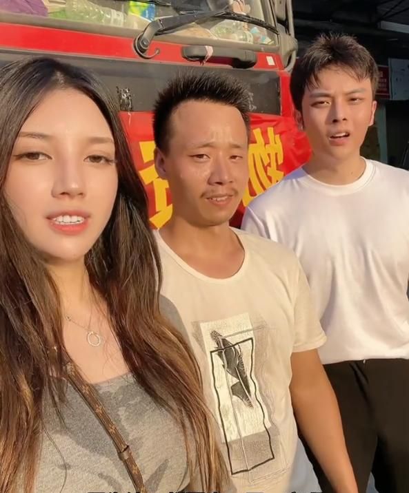 兜儿和小猪先生为洗白雇货车运送救灾物资却再次闹出笑话