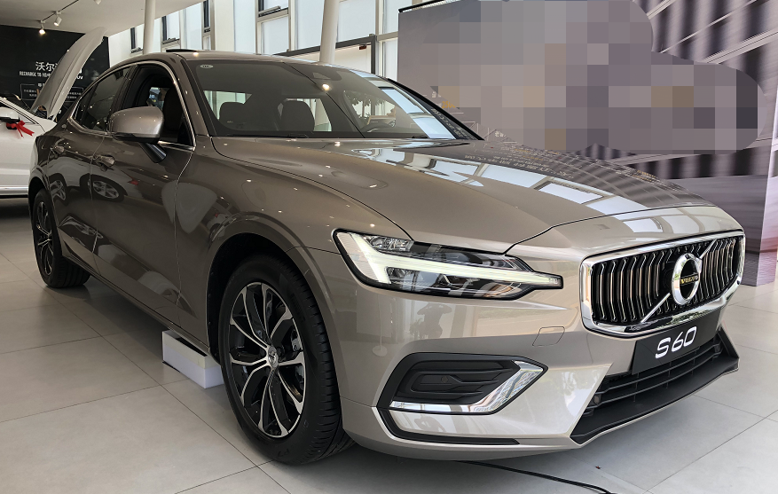 运动感不输同级后驱车,试驾体验新款沃尔沃s60