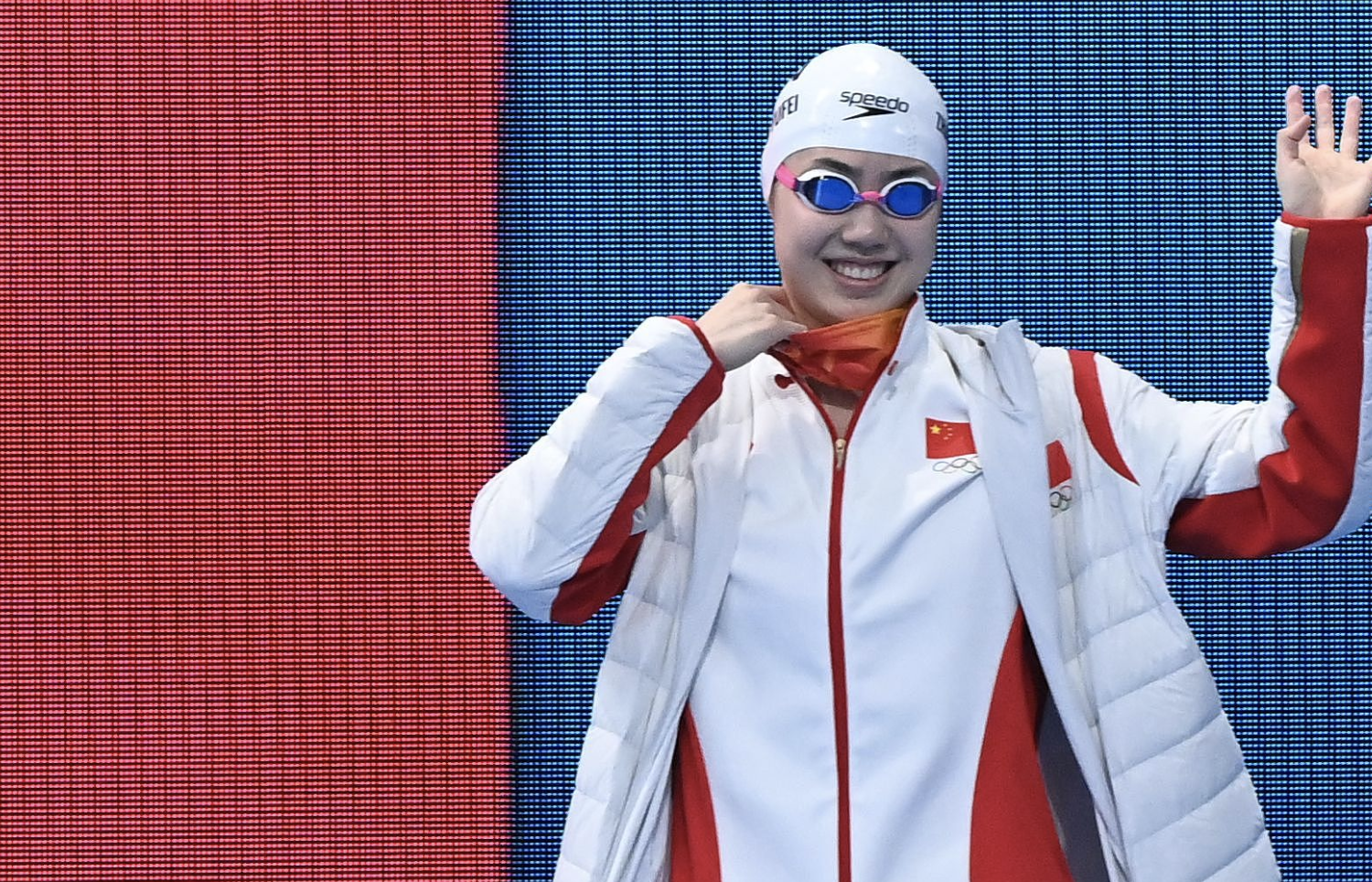 落后0.05秒!张雨霏100米蝶泳拿到银牌,华裔选手逆转夺金休闲区蓝鸢梦想 - Www.slyday.coM 落后0.05秒!张雨霏100米蝶泳拿到银牌,华裔选手逆转夺金休闲区蓝鸢梦想 - Www.slyday.coM