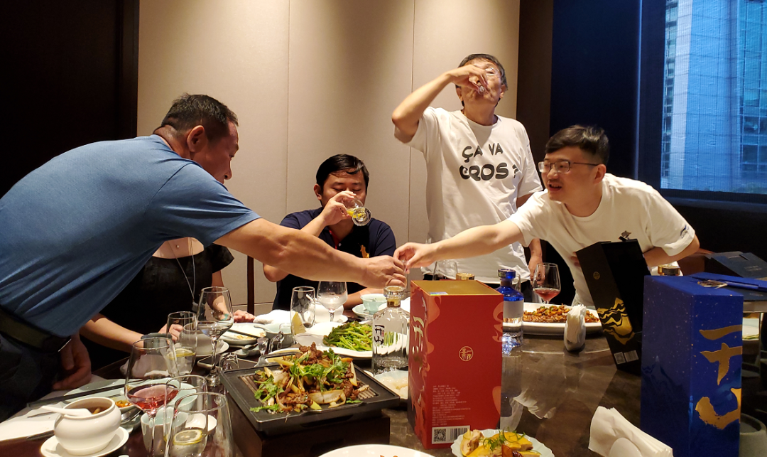 同频共振协作共赢主题老友酒会圆满成功