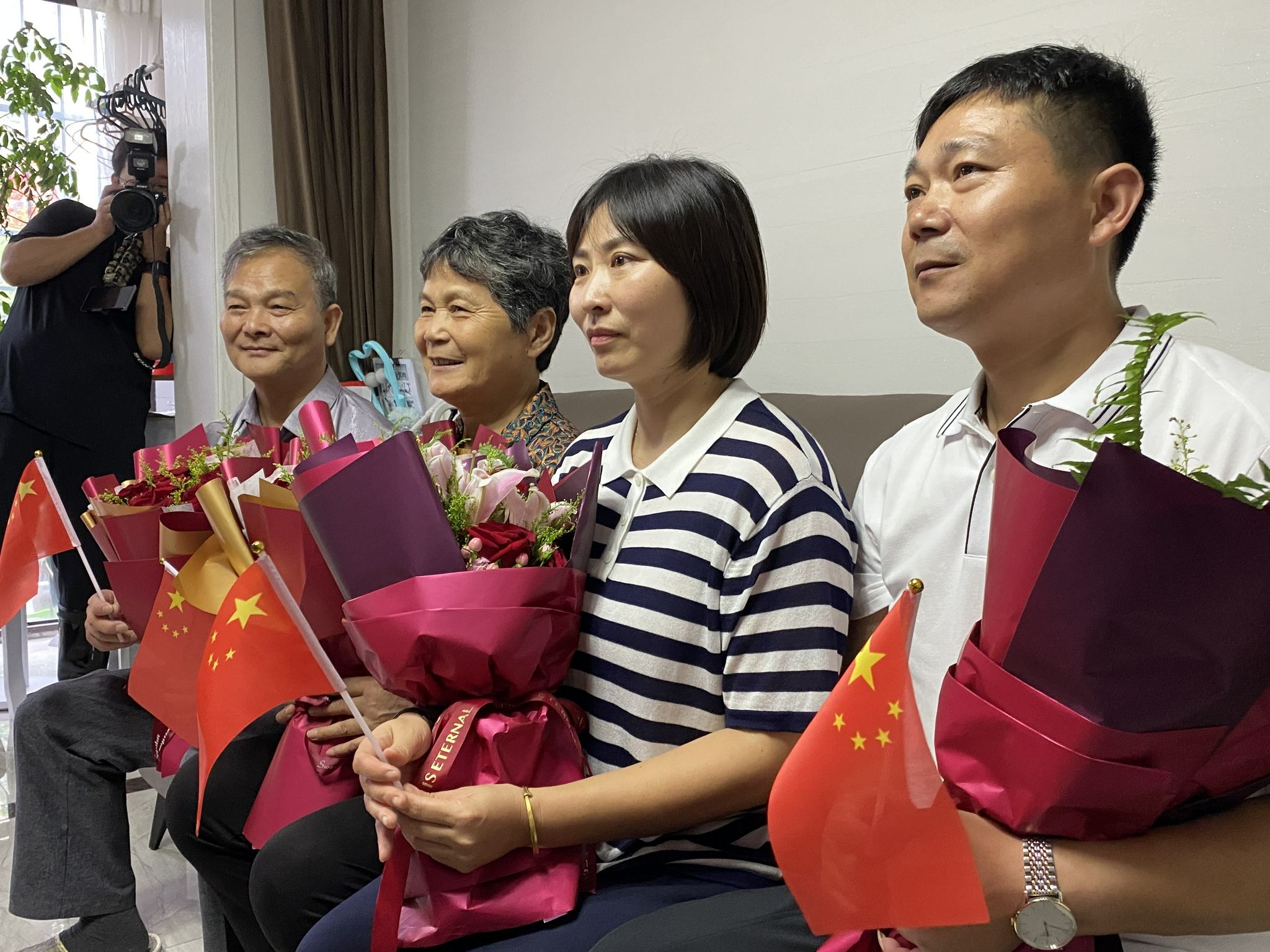 我们奉贤也有奥运奖牌！上海小囡姜冉馨让出租车师傅都激动了 - Vimarsana News