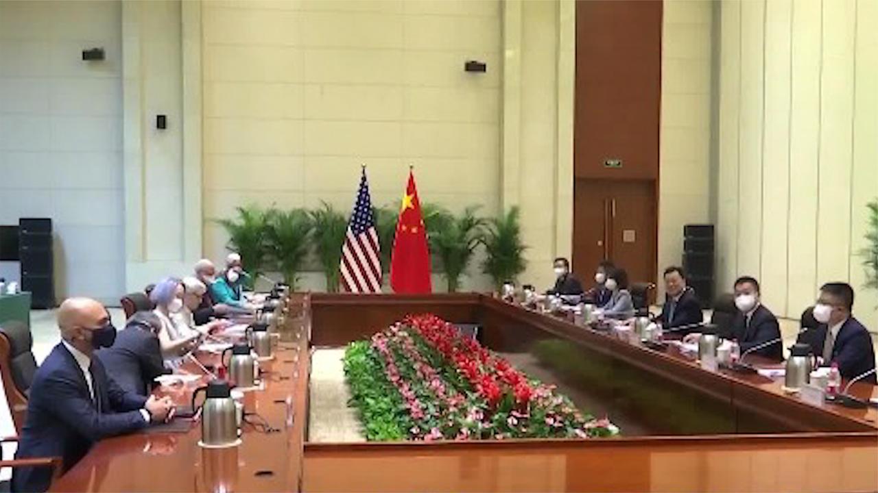 中美天津会谈,中方向美方提出两份清单,听外交部副部长谢锋详述