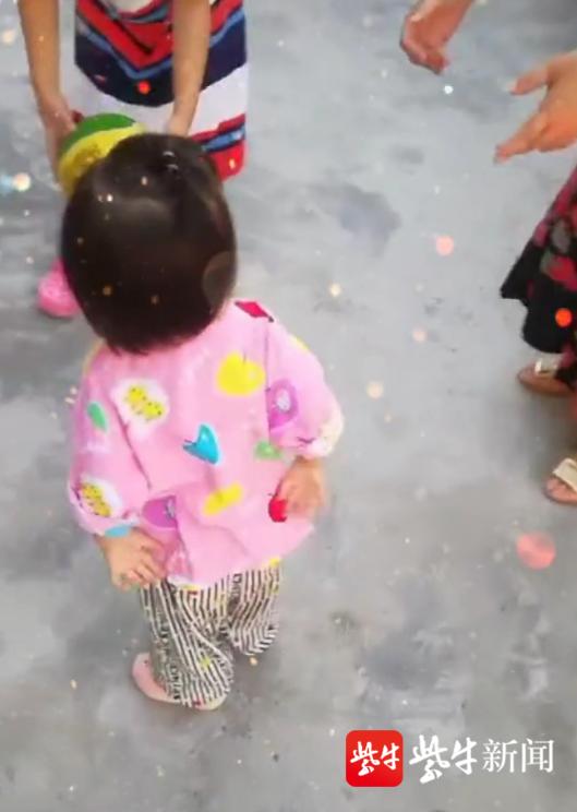 重庆男子离婚后将子女从15楼扔下，孩子母亲撤回民事诉讼，要求严惩两名被告人休闲区蓝鸢梦想 - Www.slyday.coM