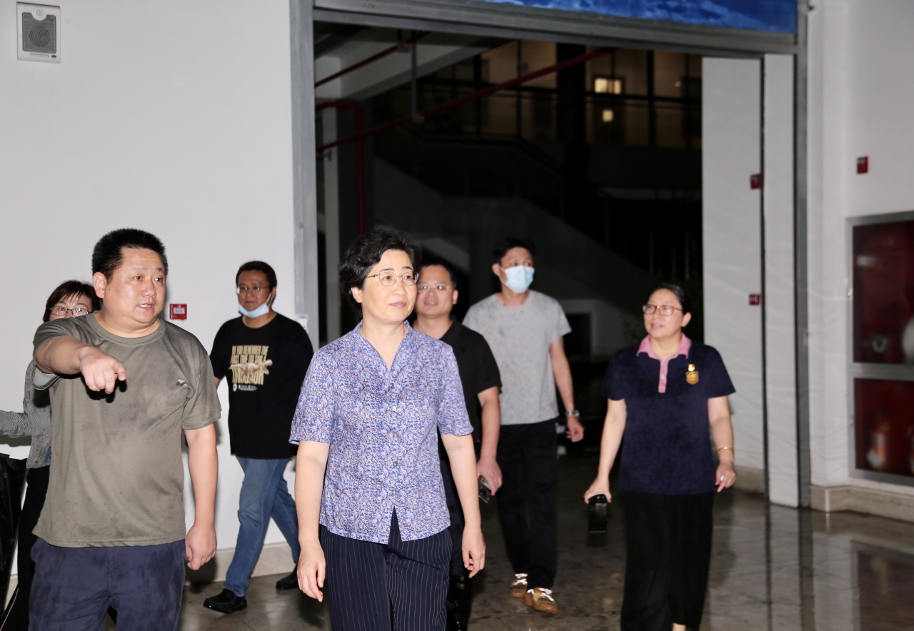 实地检查 夜访安置点 拱墅区委书记要求筑牢防汛防台铜墙铁壁|陈瑾|区