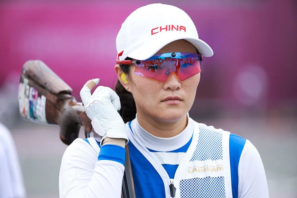 魏萌夺得射击女子双向飞碟铜牌