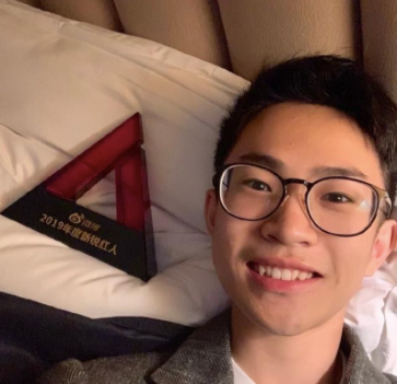 22岁何同学引爆B站！硬核毕设树莓派星轨拍摄仪，上演理工男的终极浪漫休闲区蓝鸢梦想 - Www.slyday.coM