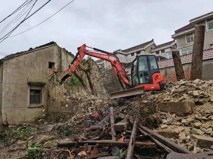 南京高淳区漆桥街道双联村:拆除社区危房 排除台风安全隐患