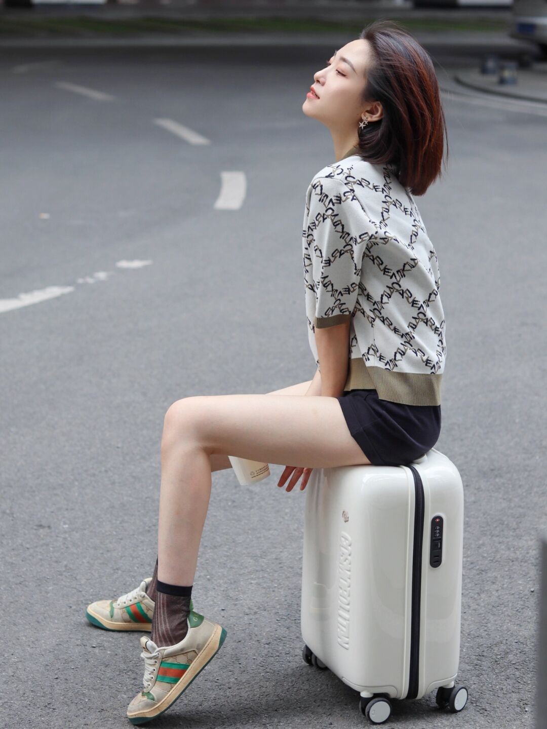 穿上不仅变精致,而且百搭实用,夏天美美哒|帆布鞋|女生|穆勒_新浪新闻