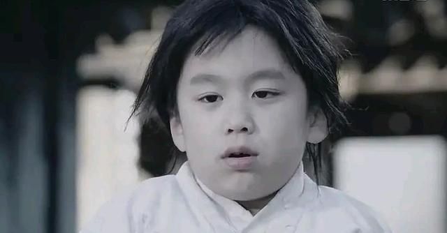 《逆贼:偷百姓的盗贼》第3集,男孩力大无穷,可以一脚踢飞巨石