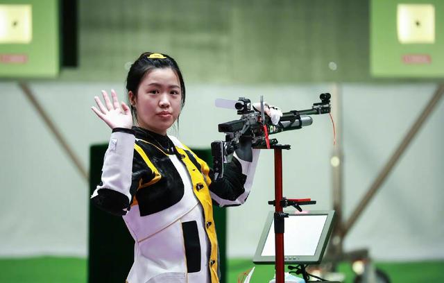 杨倩再次夺金，成为首位00后双金得主，偶像白敬亭在线祝贺！休闲区蓝鸢梦想 - Www.slyday.coM