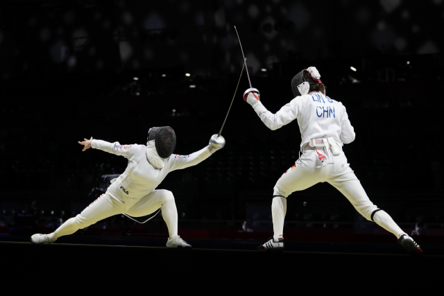 等待9年韩国击剑复仇成功击败世界第1中国队4人抱一起痛哭