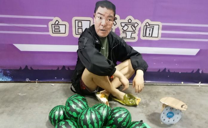 这也太秀了,也不知道那瓜保熟么|华强|西瓜|漫展_新浪新闻