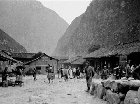 1917年老照片:四川汶川的瓦寺土司官寨,真实的土司模样出人意料|四川省|甘博|羌族|少数民族|汶山_新浪新闻