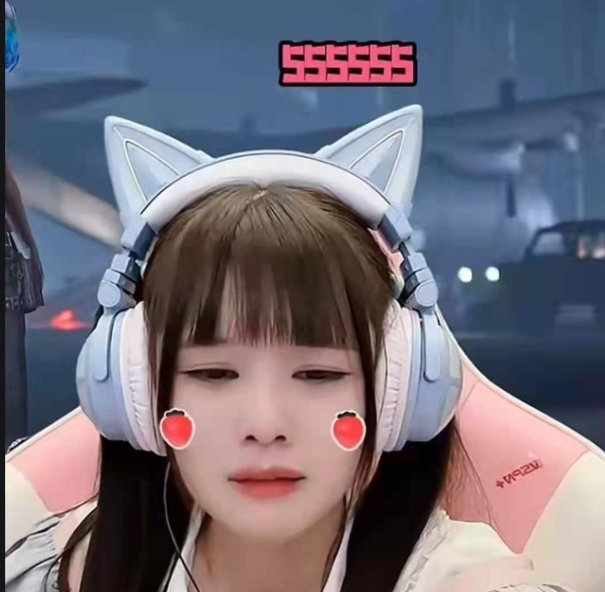 还记得欠公司百万的火线妹吗?如今转型做lol手游和陪玩了