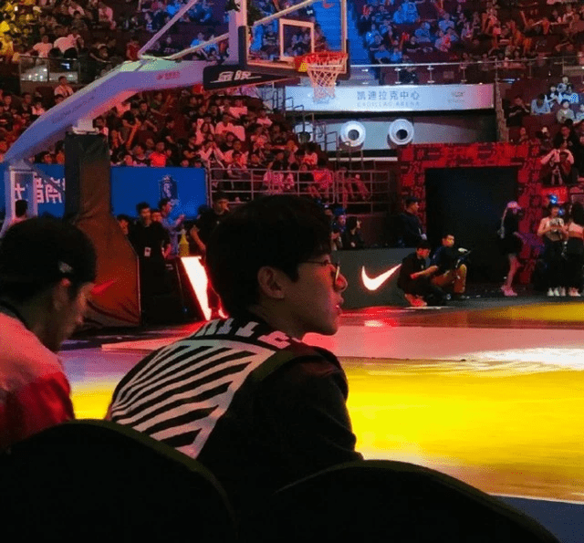 杨倩再次夺金，成为首位00后双金得主，偶像白敬亭在线祝贺！休闲区蓝鸢梦想 - Www.slyday.coM