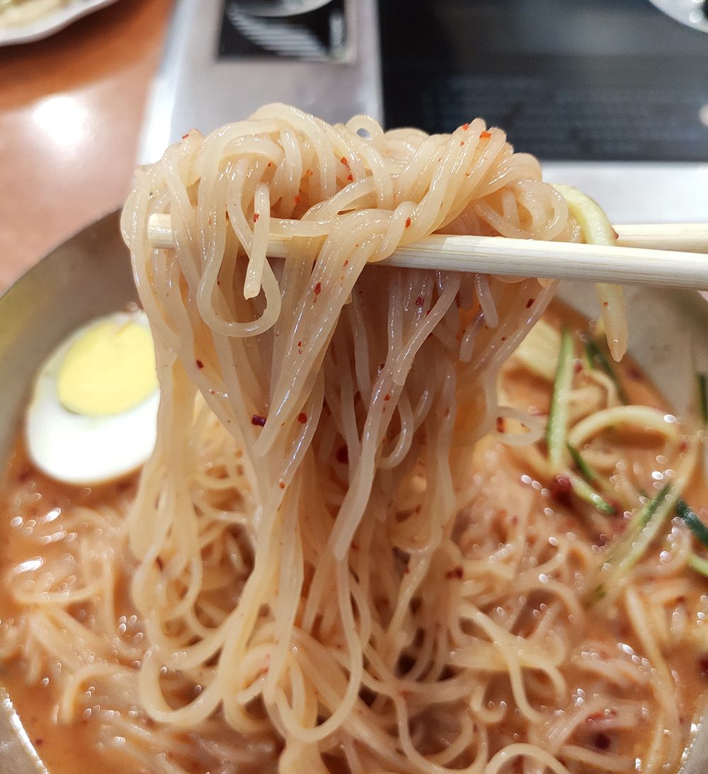 肉酱冷面,还是酸甜口的,我想吃的就是这碗解暑神器