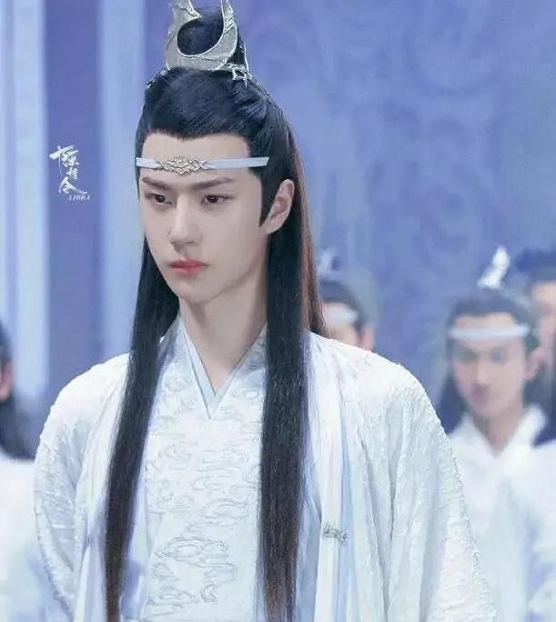 陈情续梦87怕你会受伤所以执着地想你随着我的步伐向前走