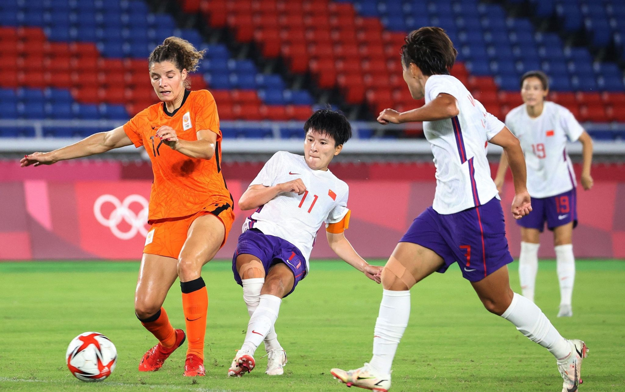 二王出色,中国女足仍小组出局|荷兰|中国女足|女足_新浪新闻