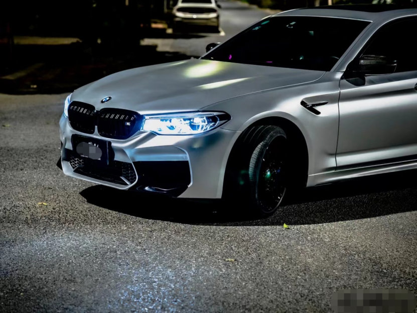 膜呗改色案例宝马5系改色电光金属银亮亮的感觉出来了