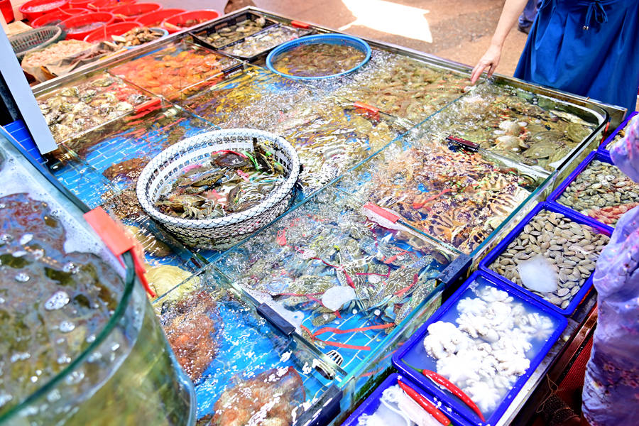 厦门逛八市必须吃海鲜,吃海鲜阿明很不错,小青龙一只要85!