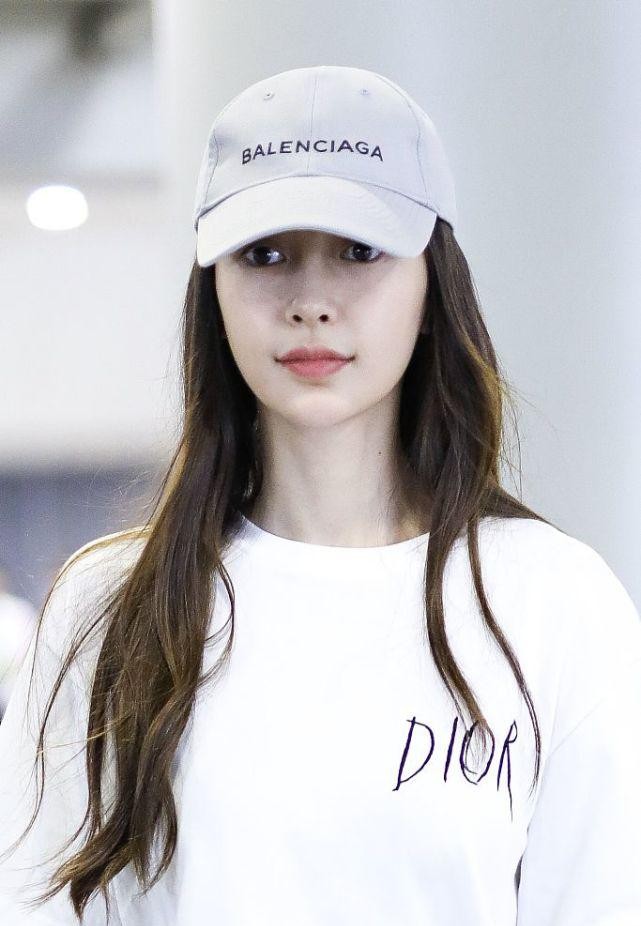 是不是天然脸一眼就能分辨,baby不怕怼脸拍照,素颜也很自然