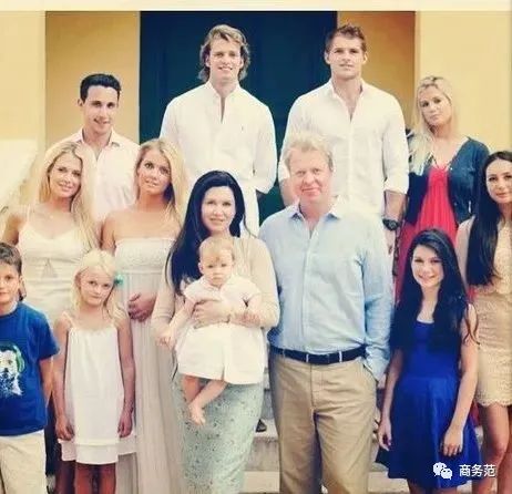 30岁戴安娜侄女戴宝格丽嫁62岁富豪 戴安娜 宝格丽 戴安娜侄女 新浪时尚 新浪网