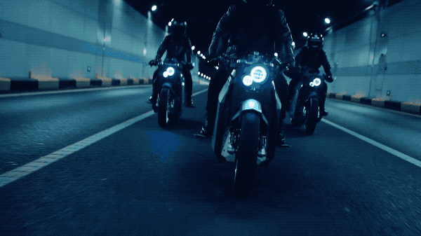 小编觉得要真如此,那这辆摩托简直就像成精了一样.