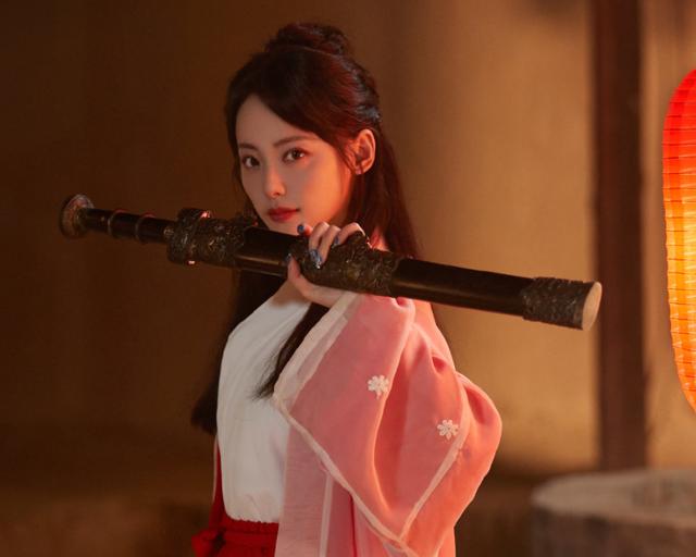 34岁张嘉倪演绎紫霞仙子颜值在线气质却不同于朱茵