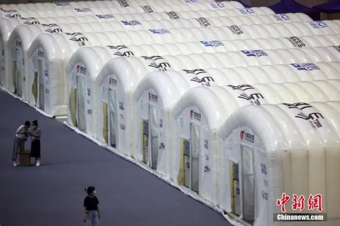 7月26日，南京“火眼”实验室正在南京国际博览中心加紧搭建。中新社记者 泱波 摄