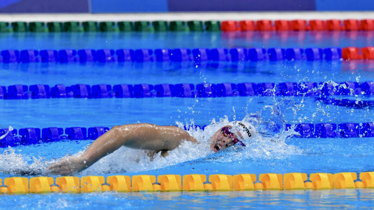 中国香港队再创历史！何诗蓓进入200米自由泳决赛