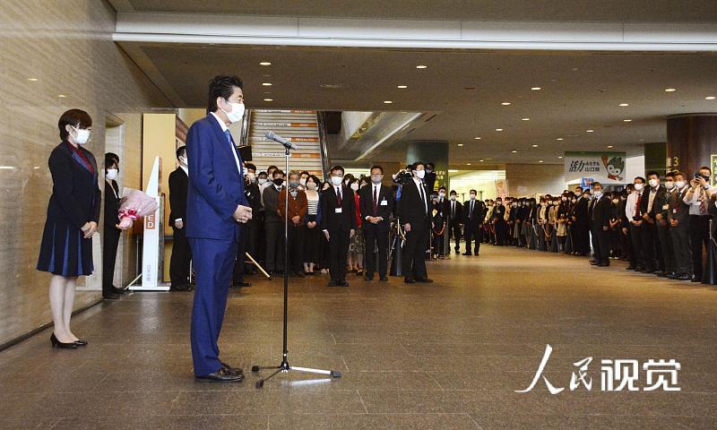 日本前首相安倍辞职后首次返乡：今后作为议员将致力于地区发展。图片来源：视觉中国