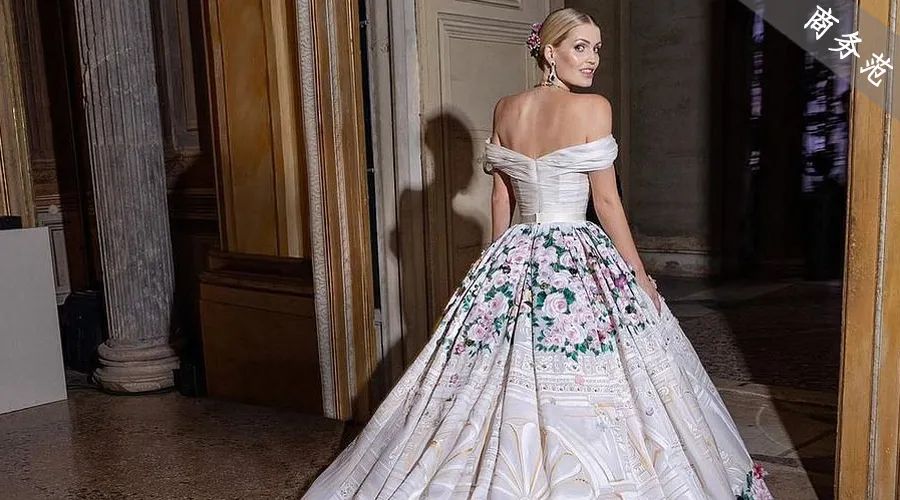 30岁戴安娜侄女戴宝格丽嫁62岁富豪 戴安娜 宝格丽 戴安娜侄女 新浪时尚 新浪网