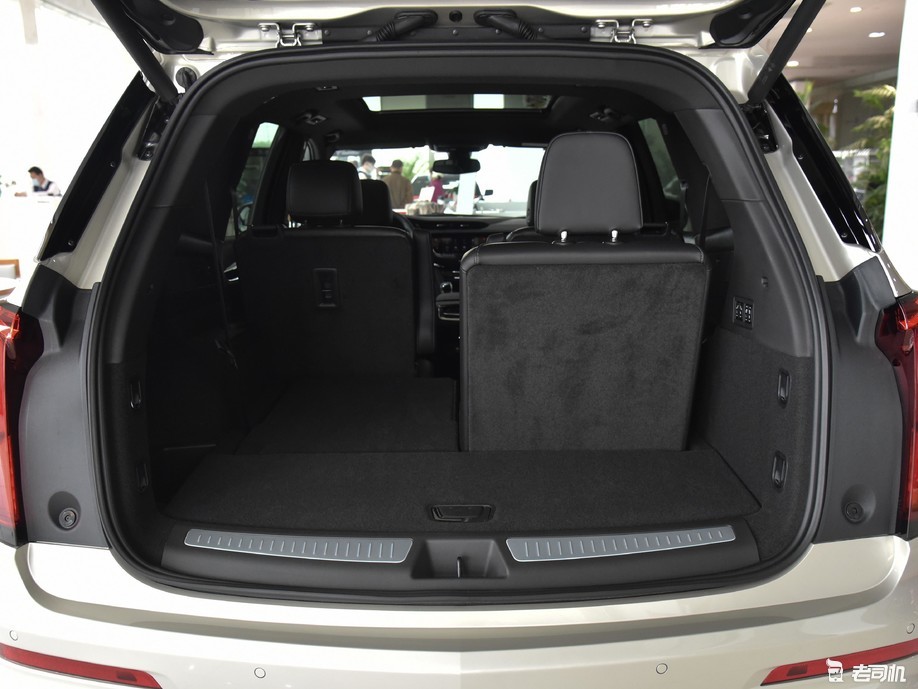 大气中大型suv 小哥带你一起看凯迪拉克xt6