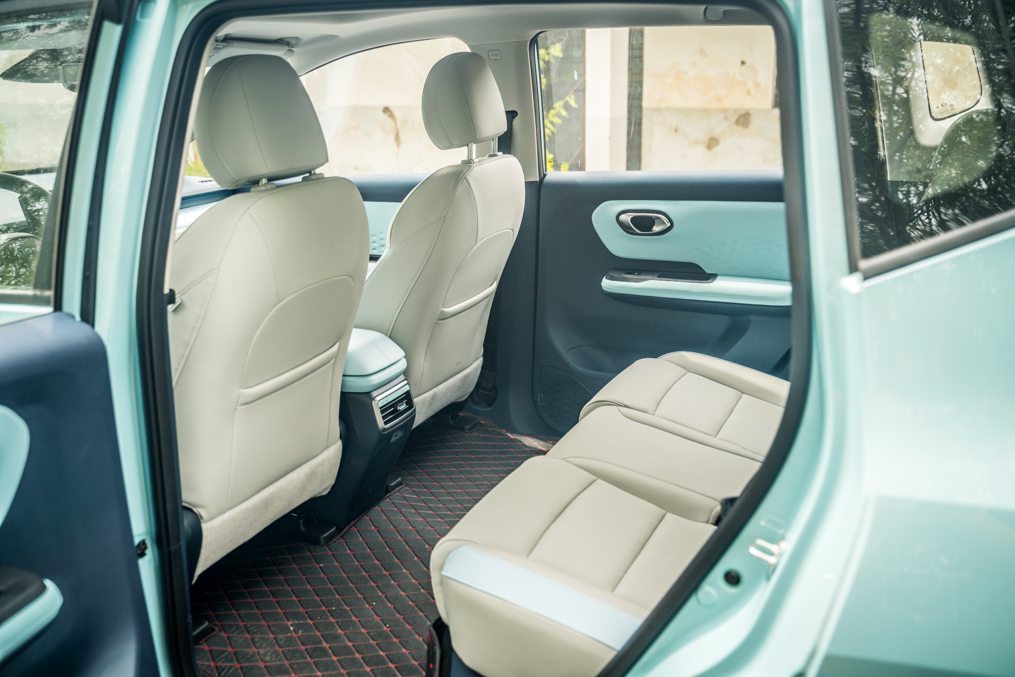 弹车试驾长测广汽埃安y空间感满分实际续航里程喜人