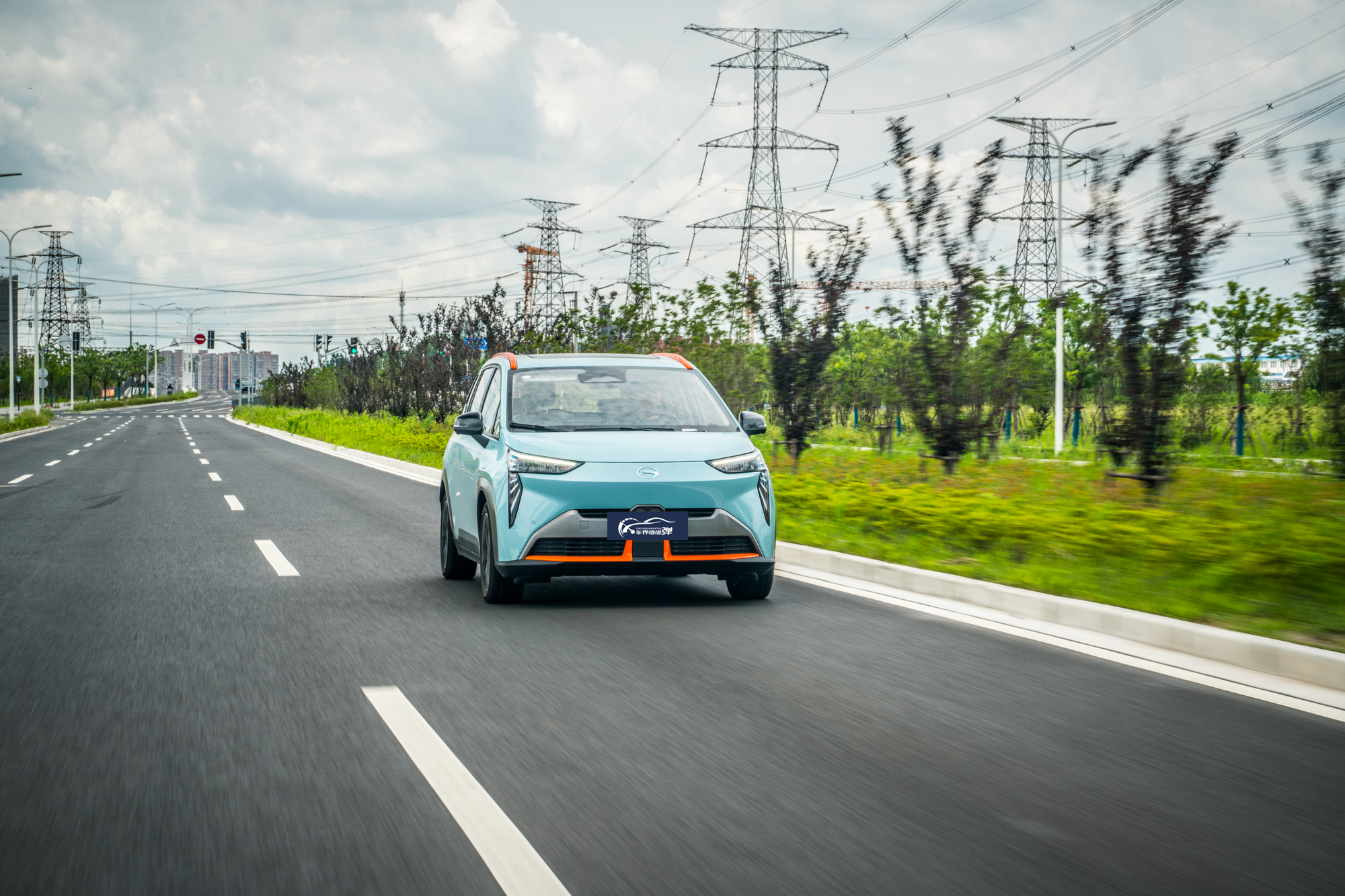 弹车试驾长测广汽埃安y空间感满分实际续航里程喜人