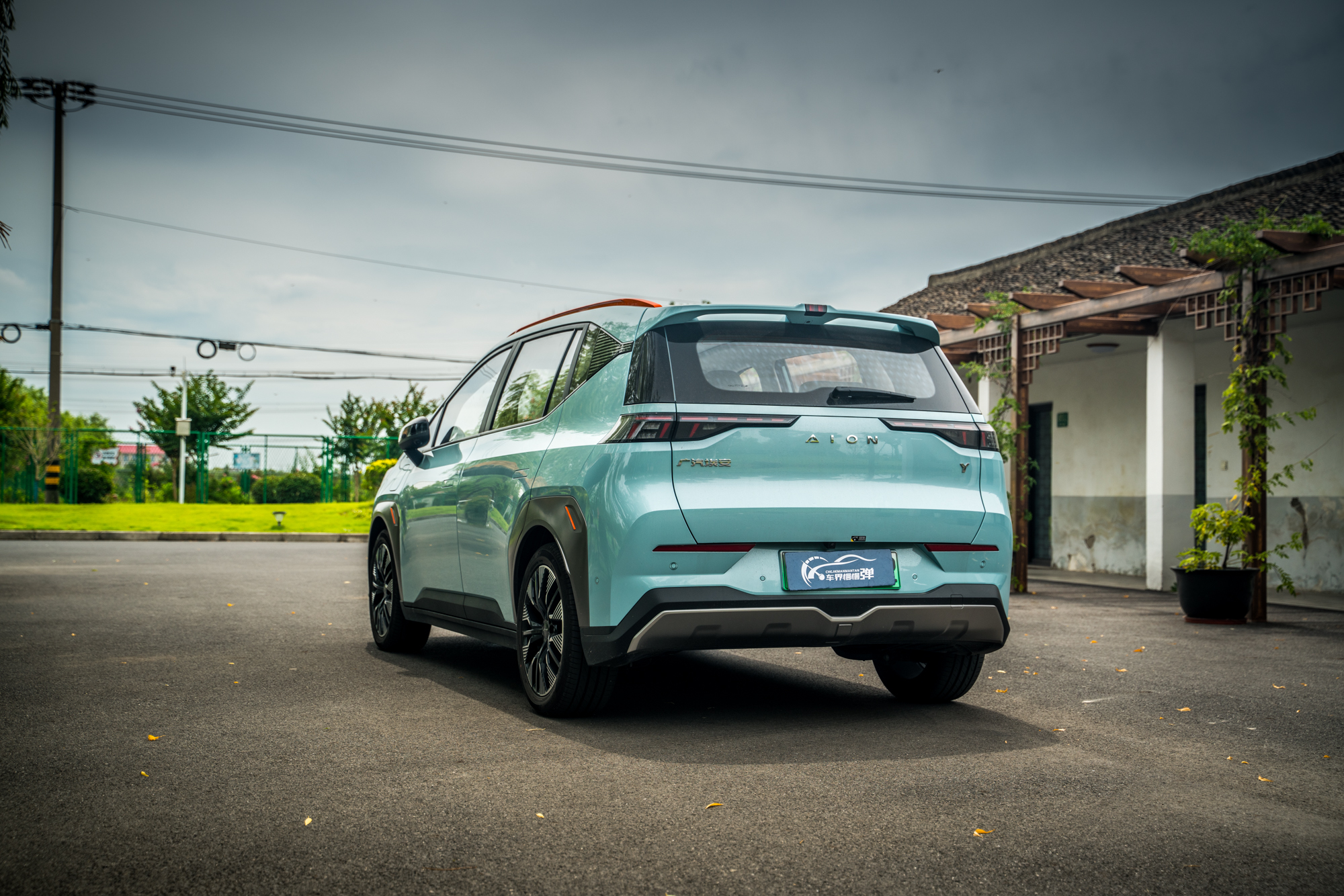 弹车试驾长测广汽埃安y空间感满分实际续航里程喜人