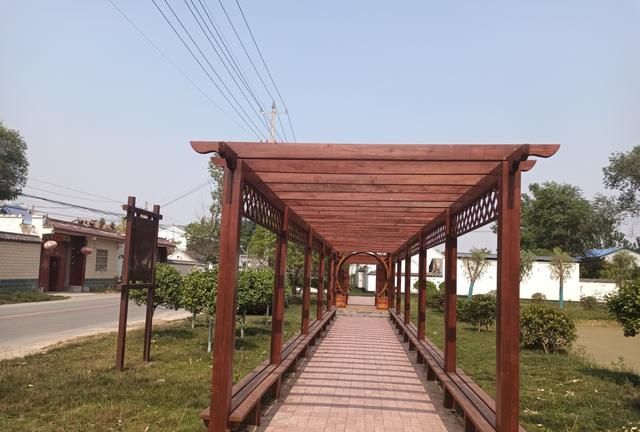 拥有500多年历史的丰县顺河镇孙集村如今成了一道美丽的风景线