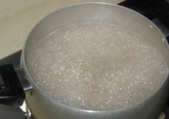 煮西米时冷水还是热水下锅很多人不懂难怪西米夹生