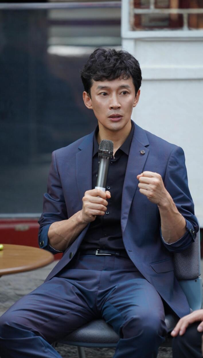 曹磊参加演员和经纪人培训班谈对于角色的创作