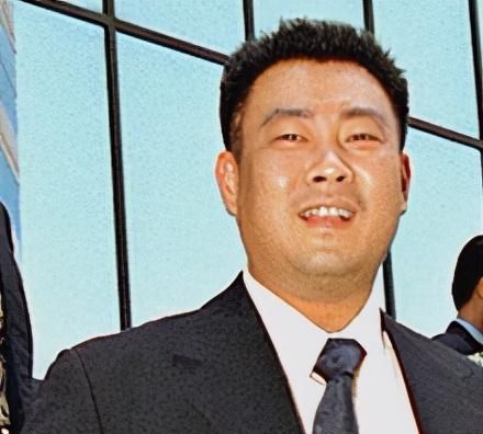 和合图是香港岛上的江湖扛把子,巅峰期门徒超过5万,与14k,新义安,胜和