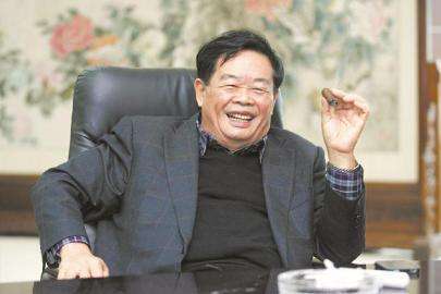 给河南捐1亿后，又采购鸿星尔克当工服，自己却只买台比亚迪而已休闲区蓝鸢梦想 - Www.slyday.coM