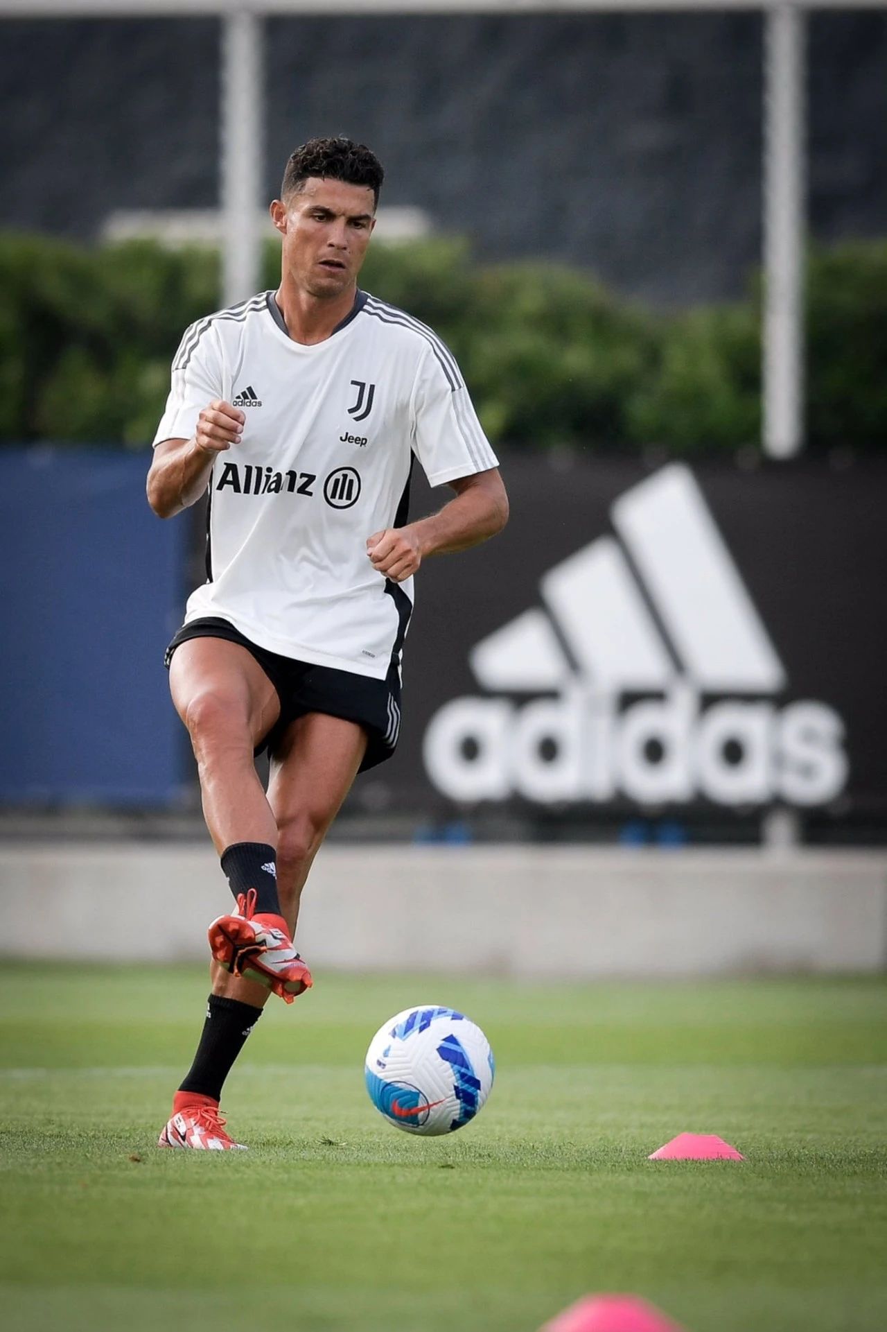 c罗回归尤文训练照