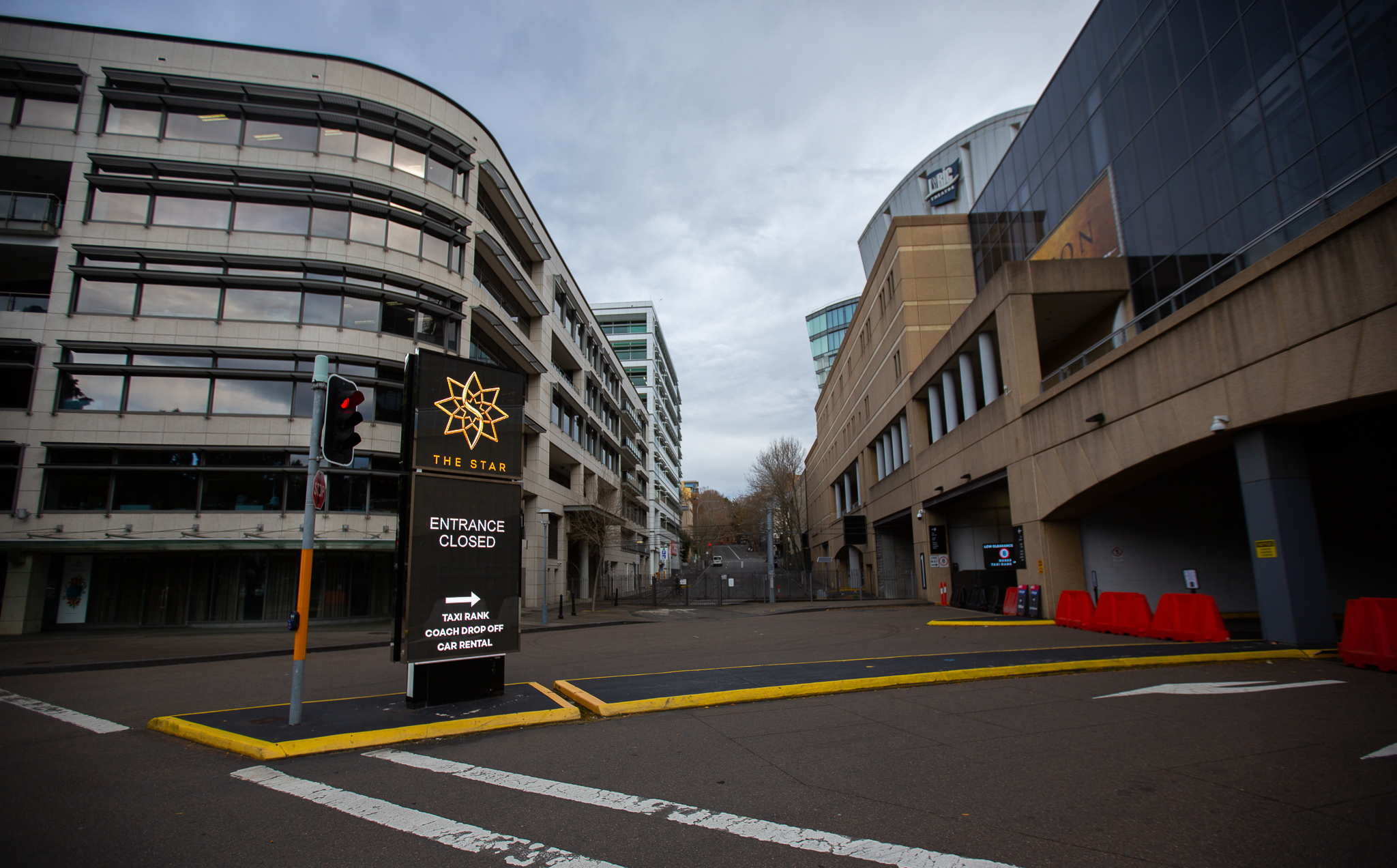 澳大利亚第一大城市延长封城状态四周|澳大利亚|悉尼|街道_新浪新闻