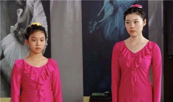 袖珍妈妈养了个女儿竟然是"白眼狼"……__财经头条