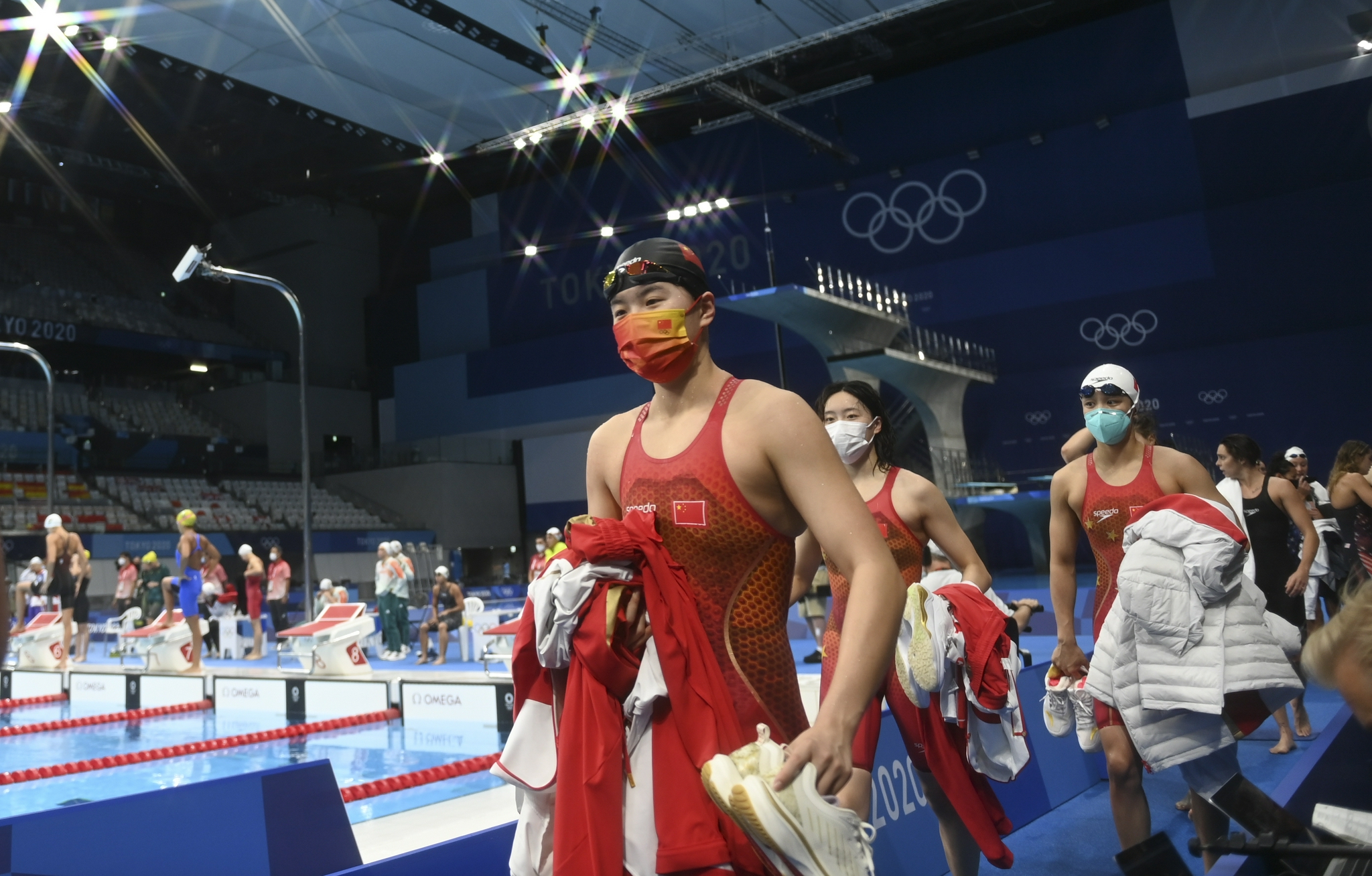 当日,东京奥运会游泳女子4x200米自由泳接力预赛在东京水上运动帜心