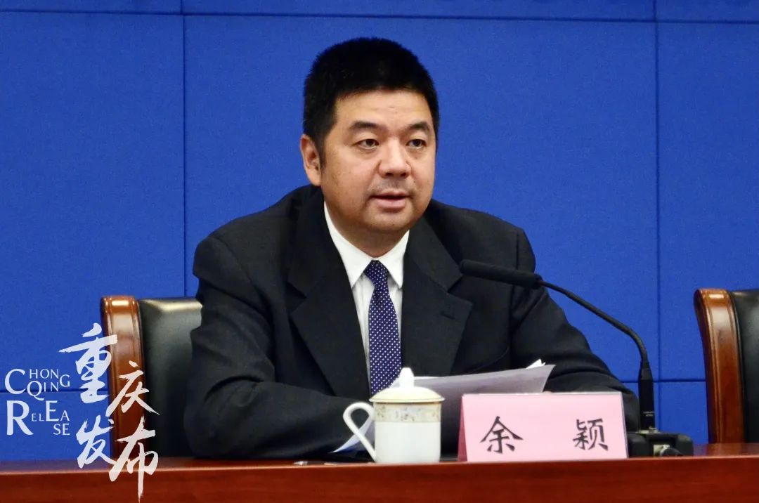 余颖介绍相关情况&nbsp; 龚浩月 摄