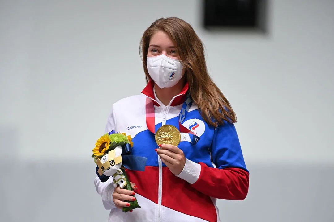 她戴着猎魔人徽章，为俄罗斯夺得了东京奥运会首金休闲区蓝鸢梦想 - Www.slyday.coM