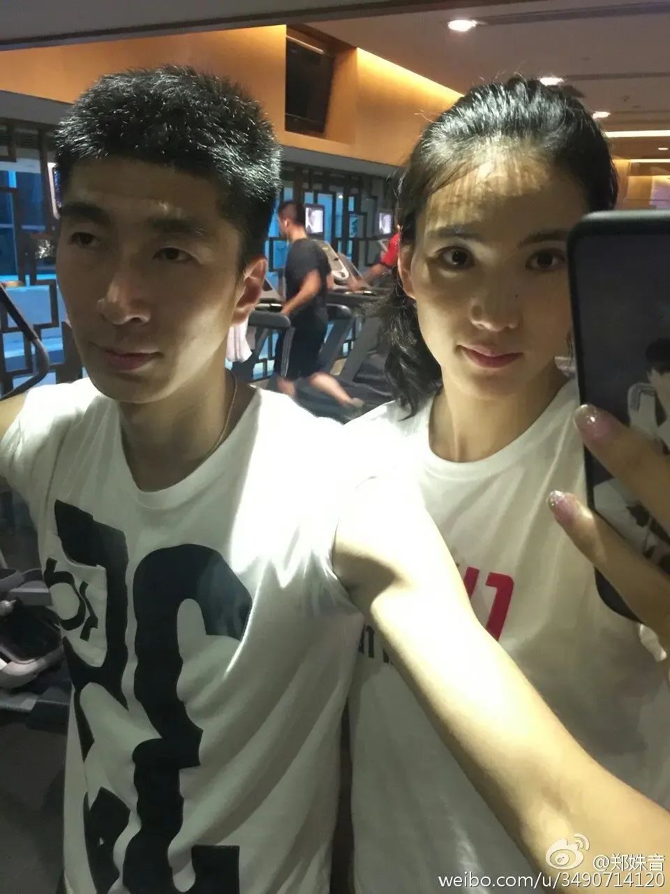 今天就曝光这对真情侣